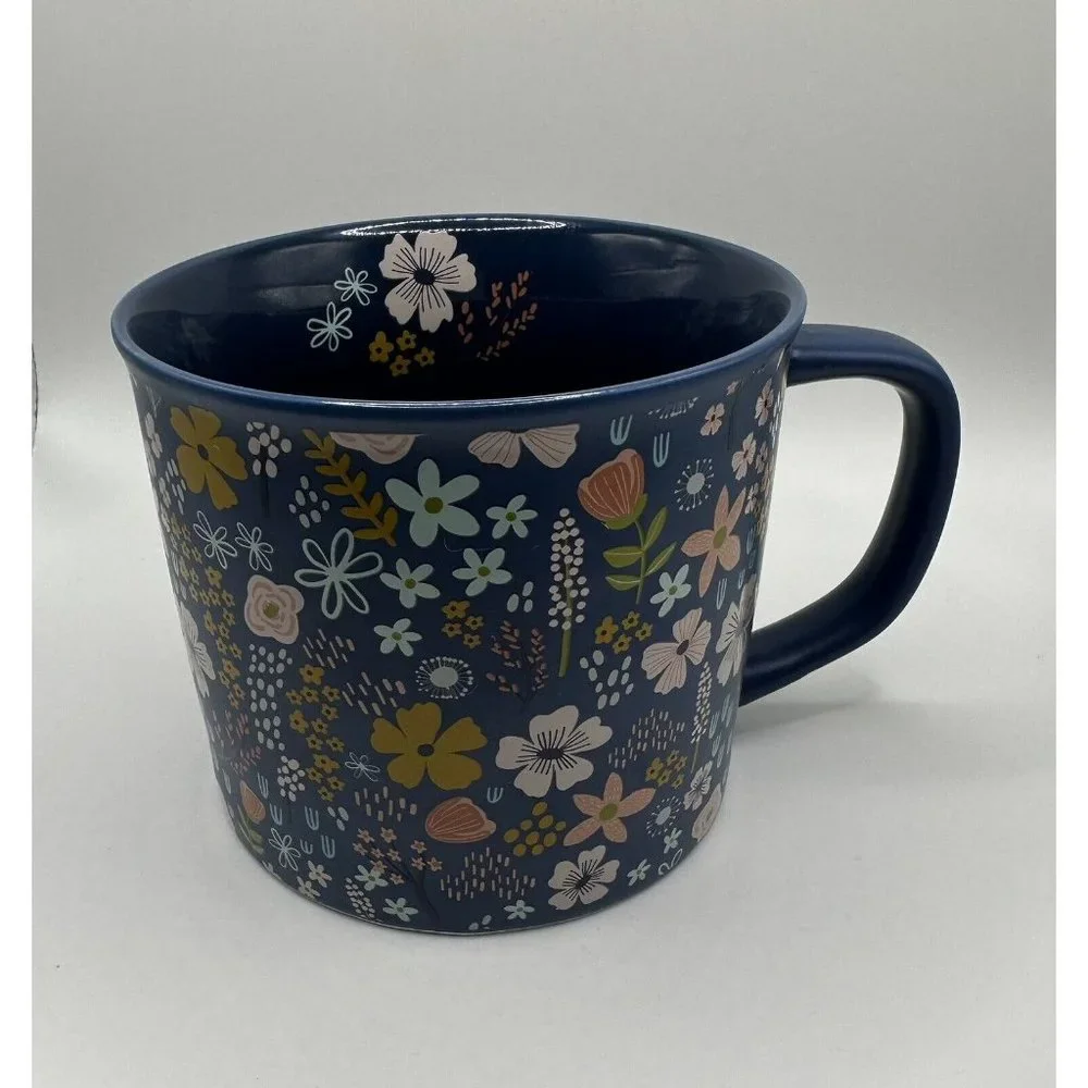 Primo Designs Blue Floral Coffee Tea‎ Mug, Vintage Flower Bouquet